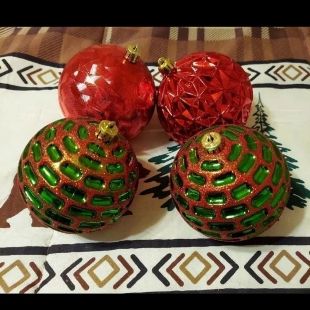 EXTRA LARGE CHRISTMAS BALL ORNAMENTS 4 + 2 BONUS = 6 TOTAL NWOT*